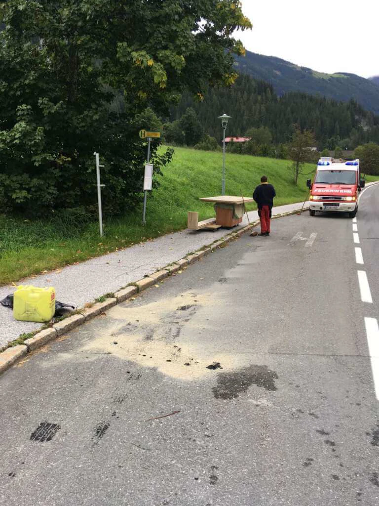 LKW mit Motorschaden